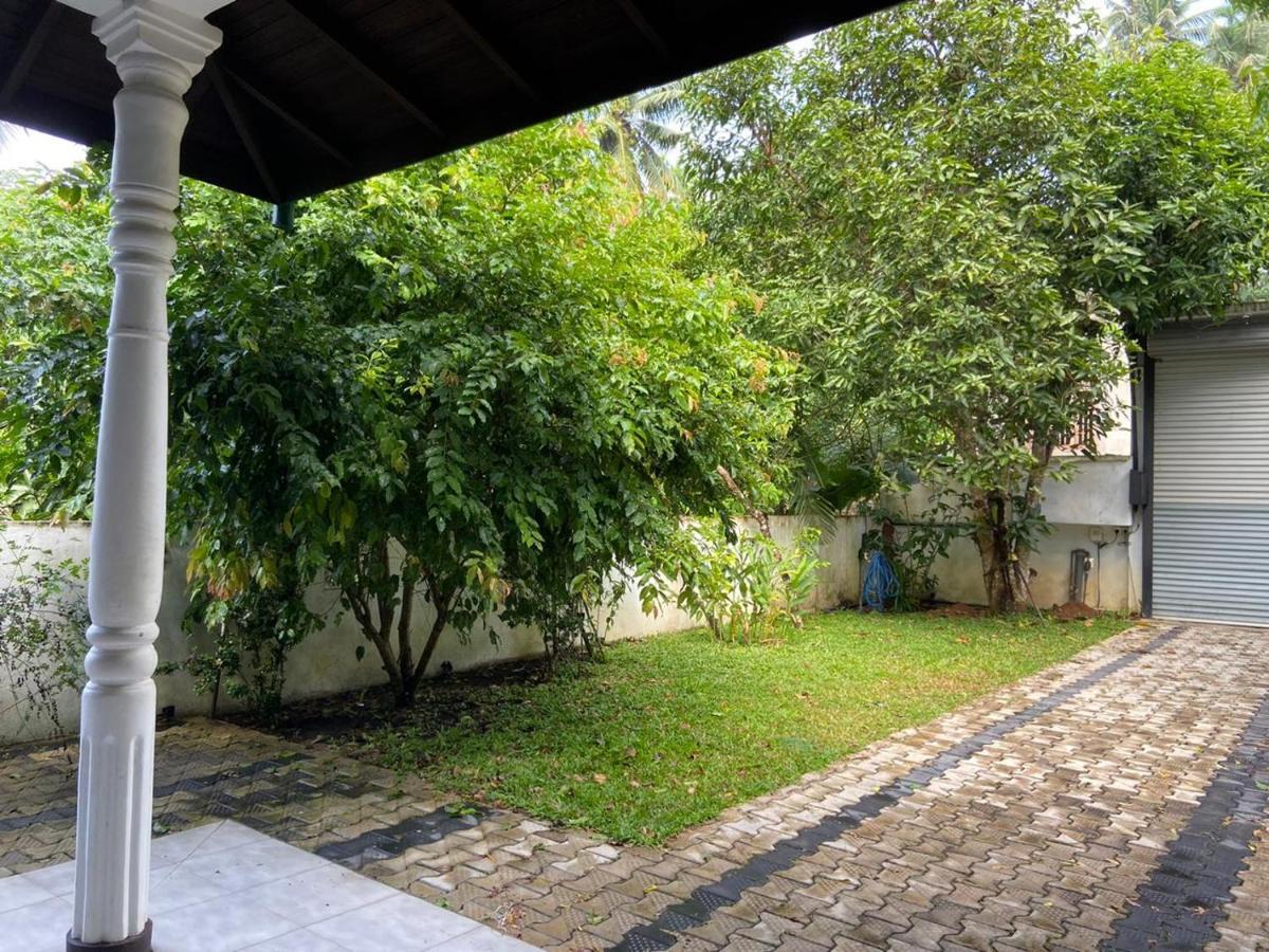 Villa Senan - 2 Apartments - Mirissa Kültér fotó